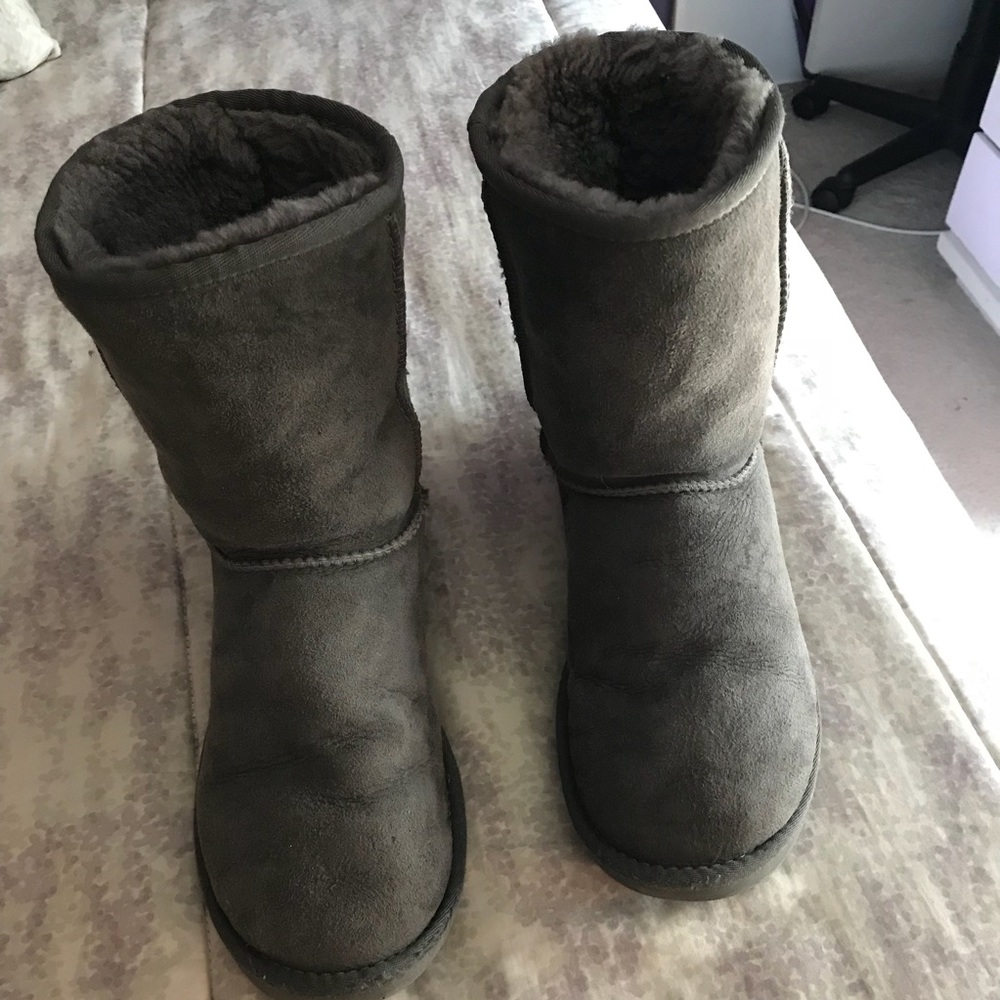 Grey UGGS - Picture 2 of 3